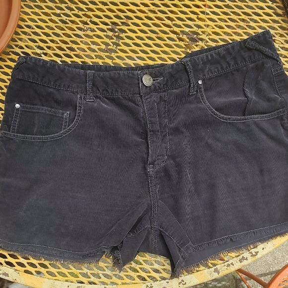 Shorts - Picture 1 of 8